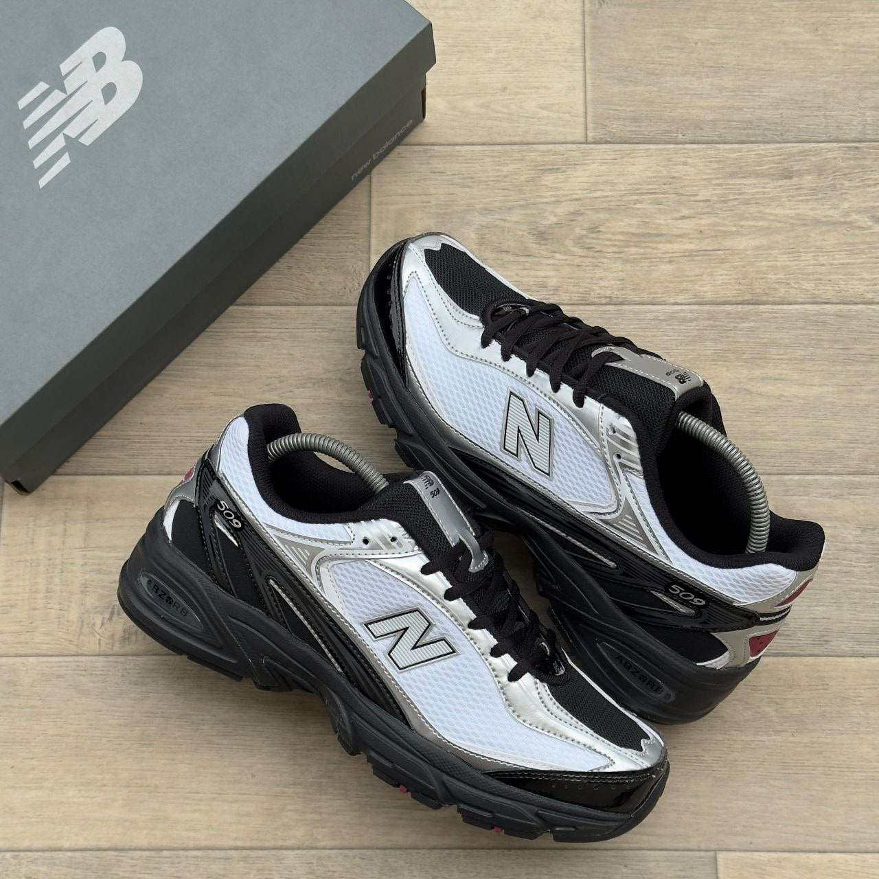 NEW BALANCE 509 “METALLIC BLACK/SILVER”