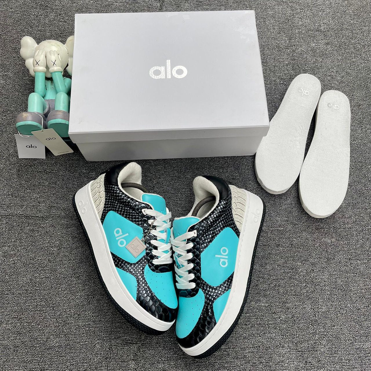 Original Alo Recovery Tenis Luxury Sneakers "White/Blue"