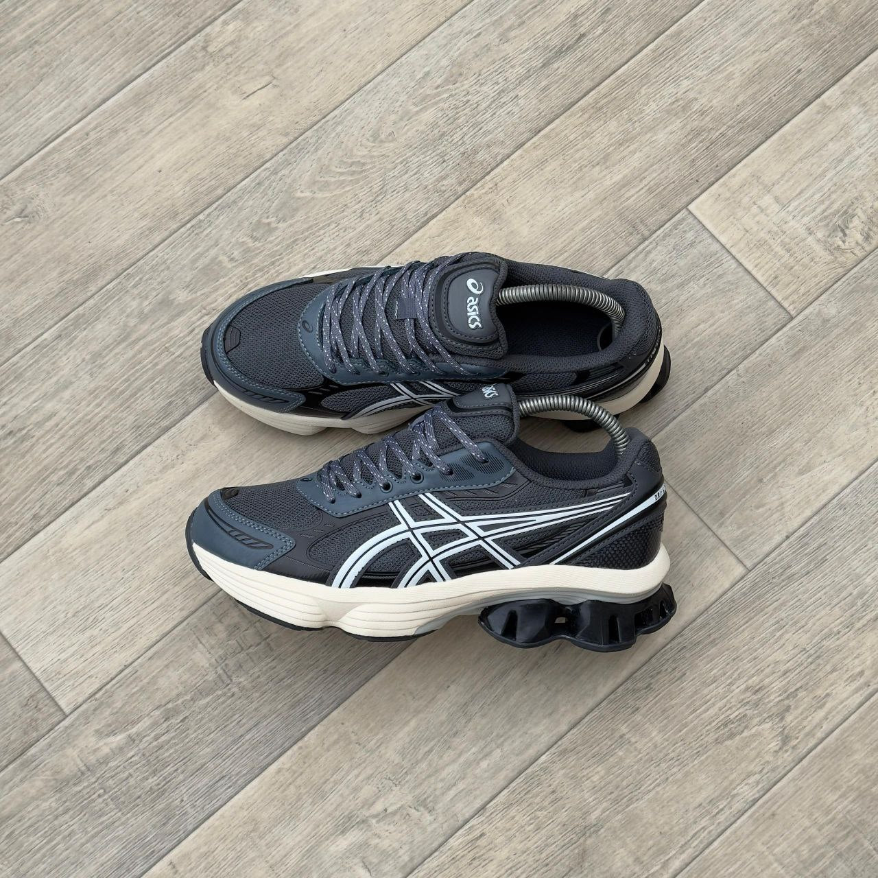 ASICS GEL KINETIC FLUENT "CARBON GREY"