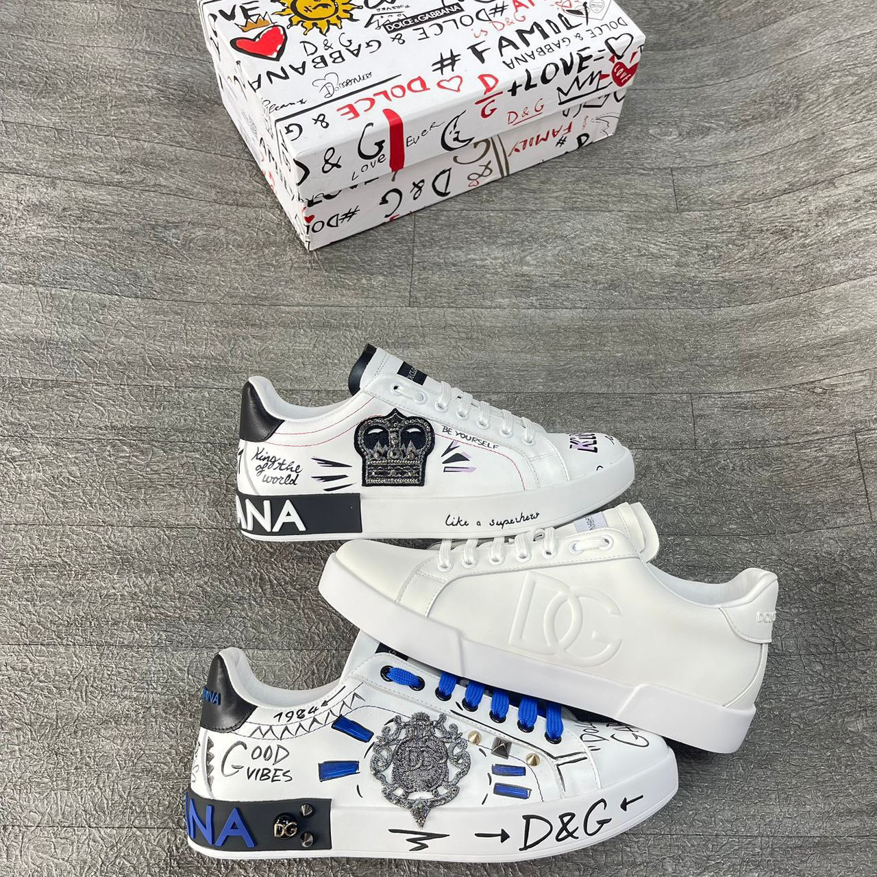 DOLCE & GABBANA MAJOLICA PRINT PORTOFINO LIGHT STROBEL SNEAKERS