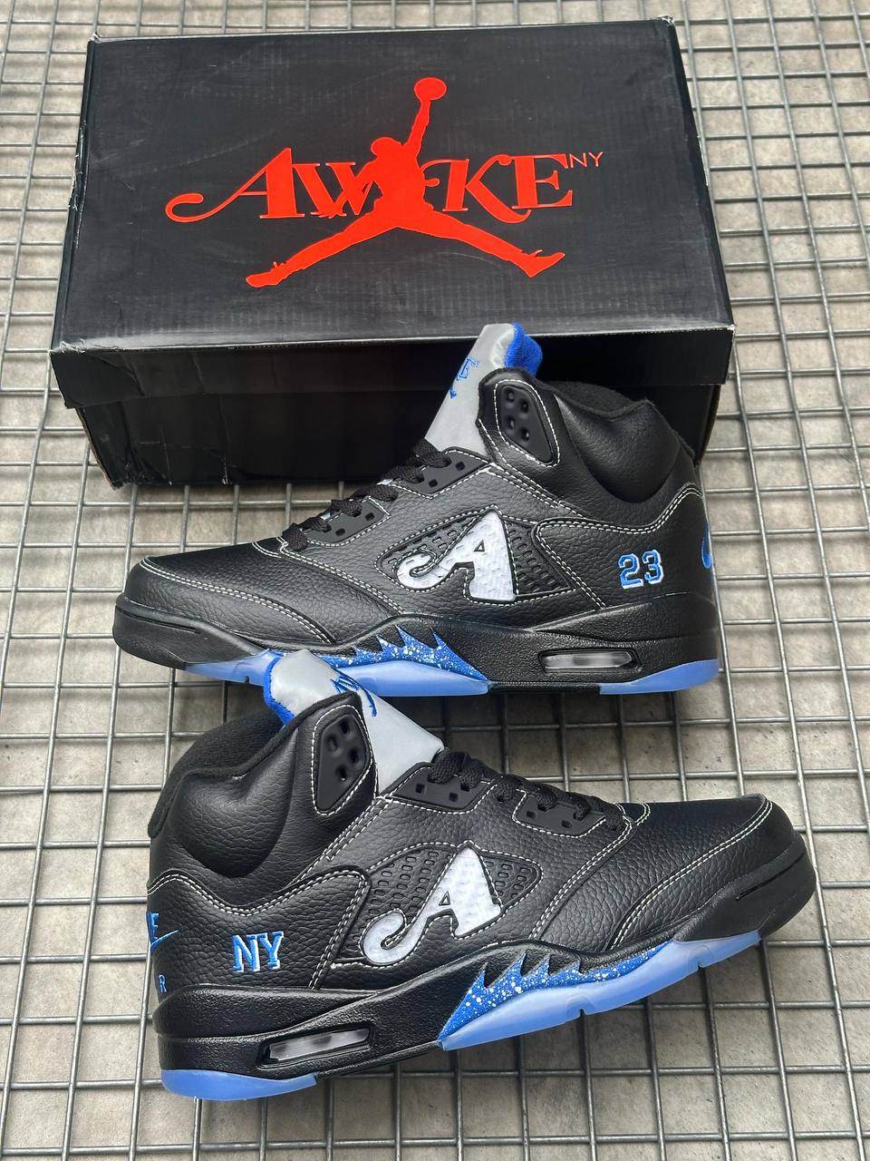 AWAKE NY x AIR JORDAN 5