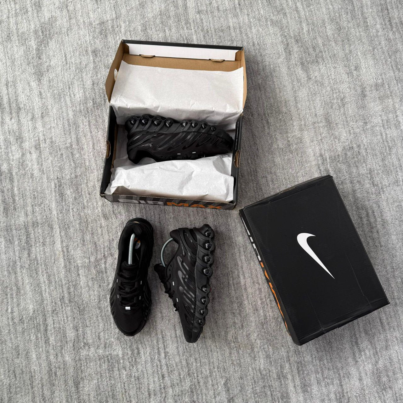 NIKE AIR MAX Dn8 TRIPLE BLACK