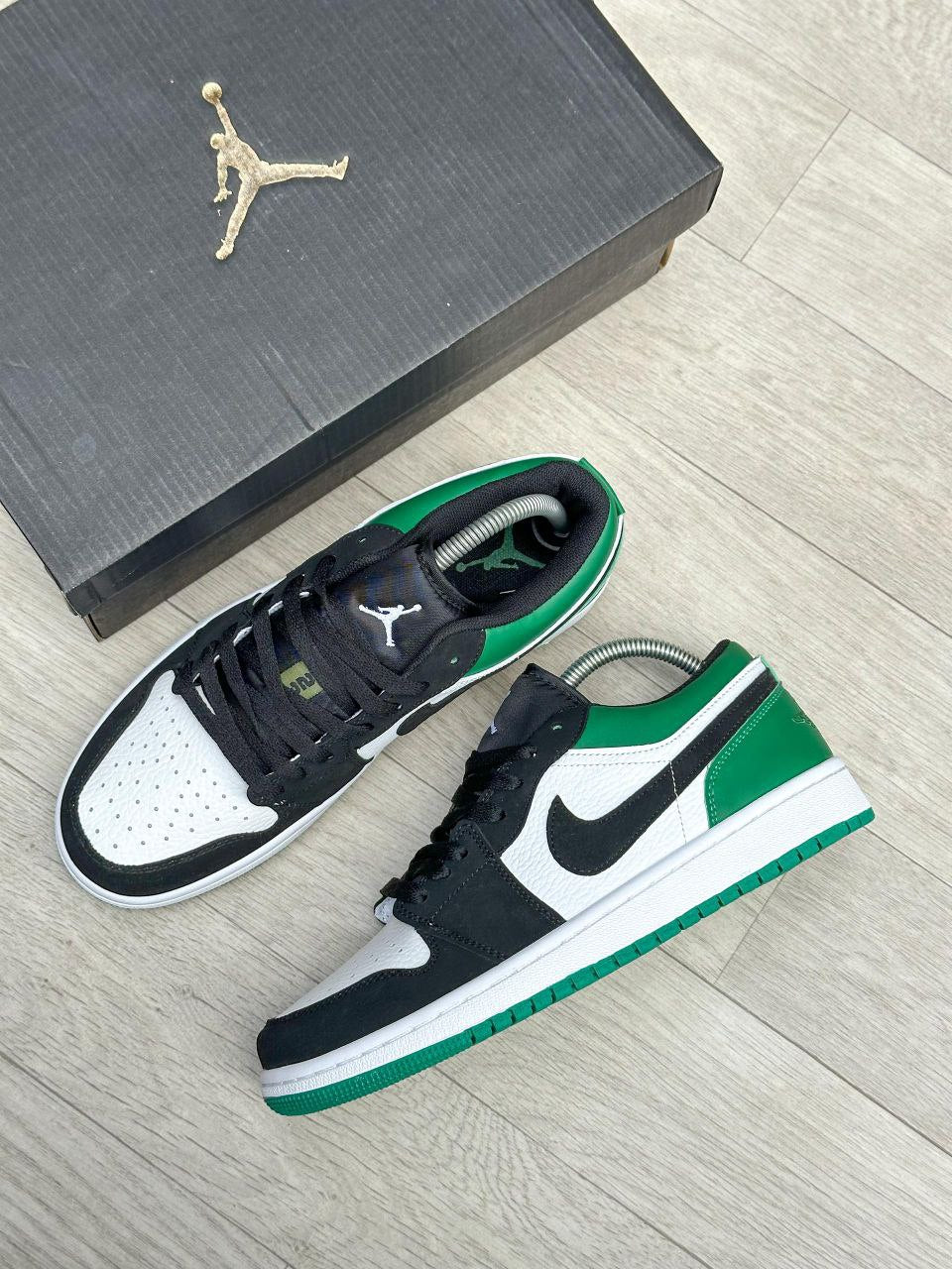 Air Jordan 1 Low “Mystic Green”