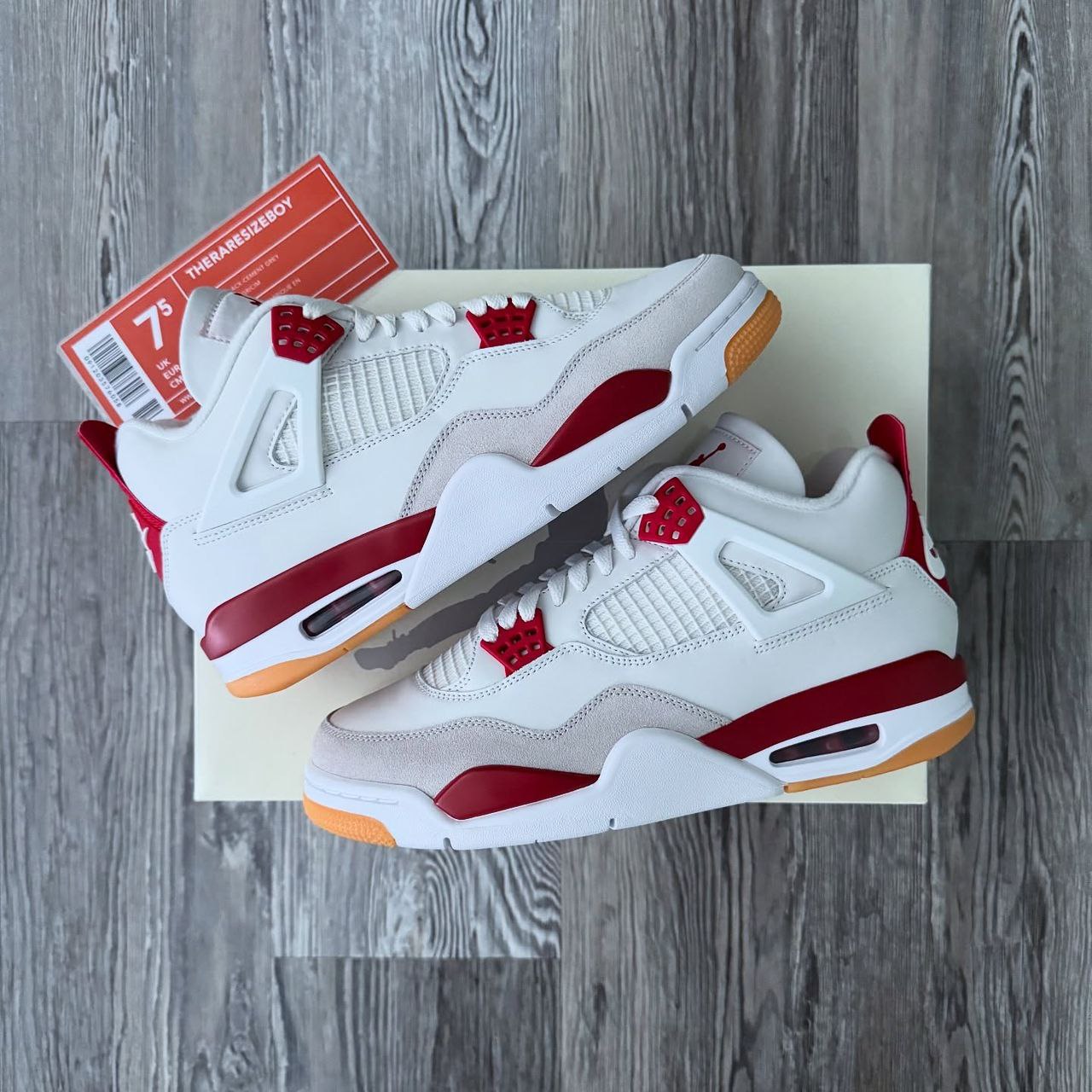 Air Jordan 4 x Nike SB "Varsity Red”