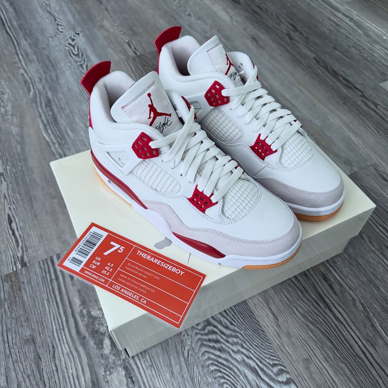 Air Jordan 4 x Nike SB "Varsity Red”