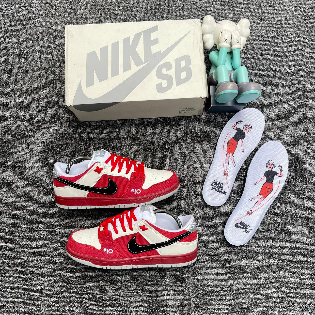 Nike SB Dunk Low “Roller Derby”