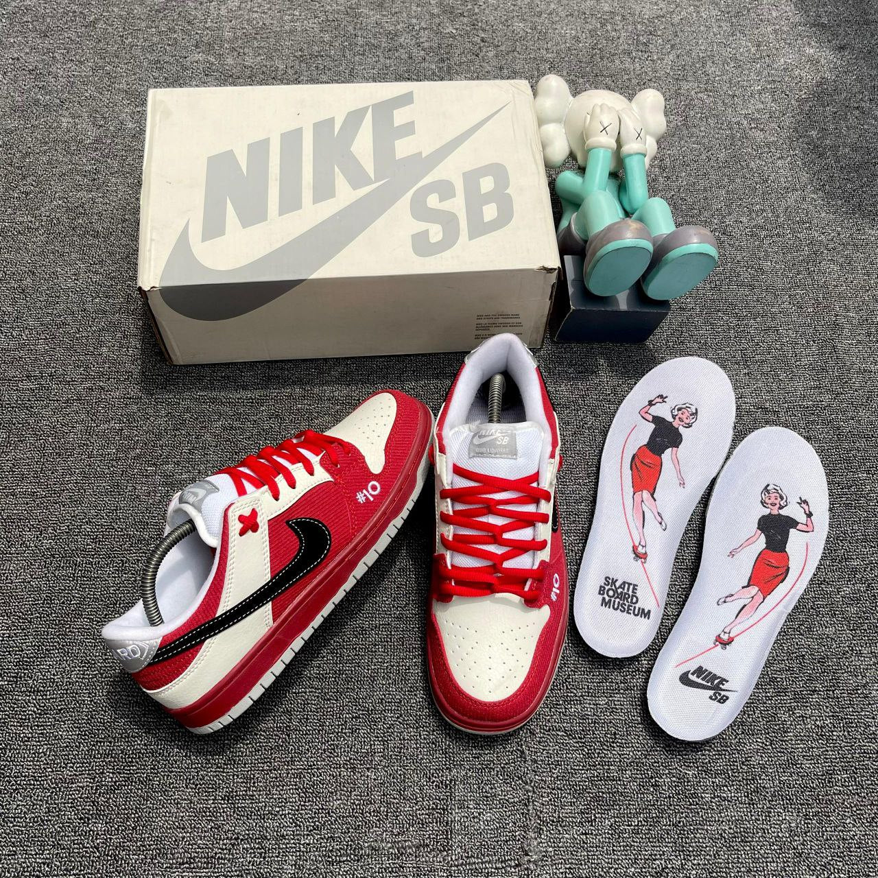 Nike SB Dunk Low “Roller Derby”