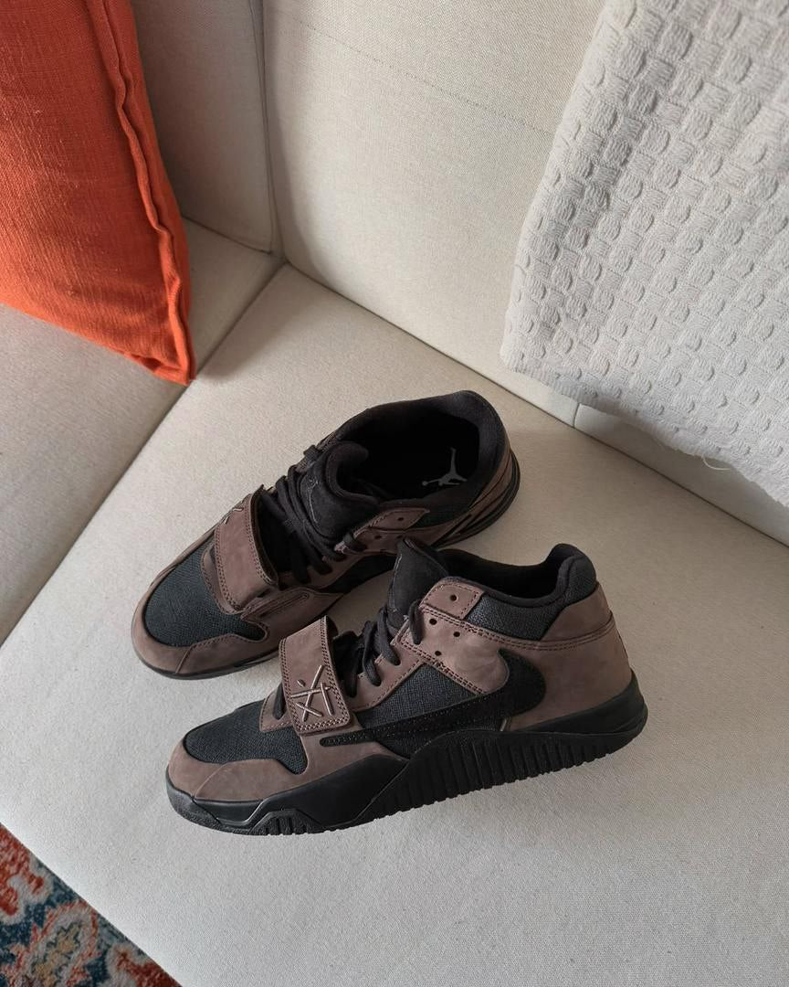 Travis Scott X Air Jordan Jumpman "Dark Mocha"