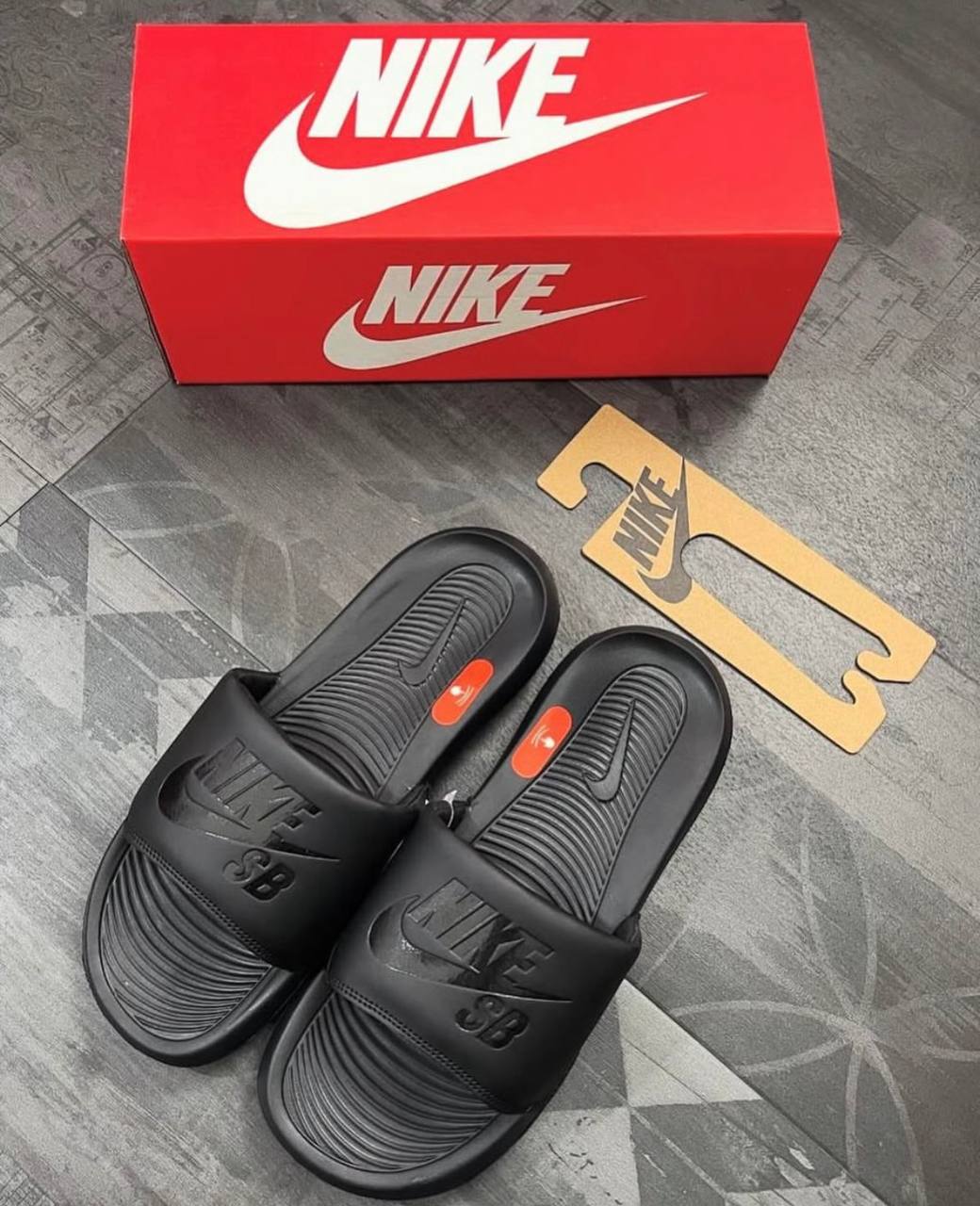 Nike Victori One Slides