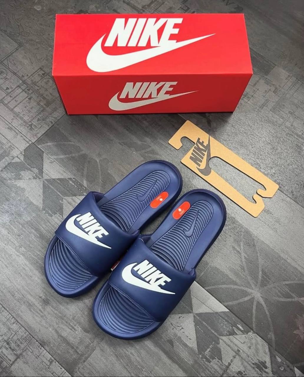 Nike Victori One Slides