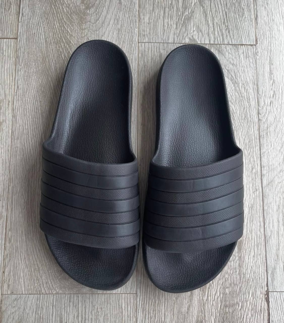 Adidas Adilette Slides