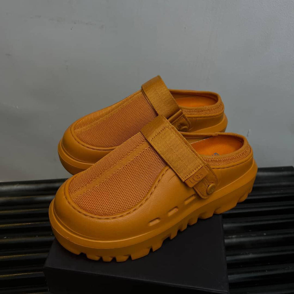 UGG Peakmod Clogs