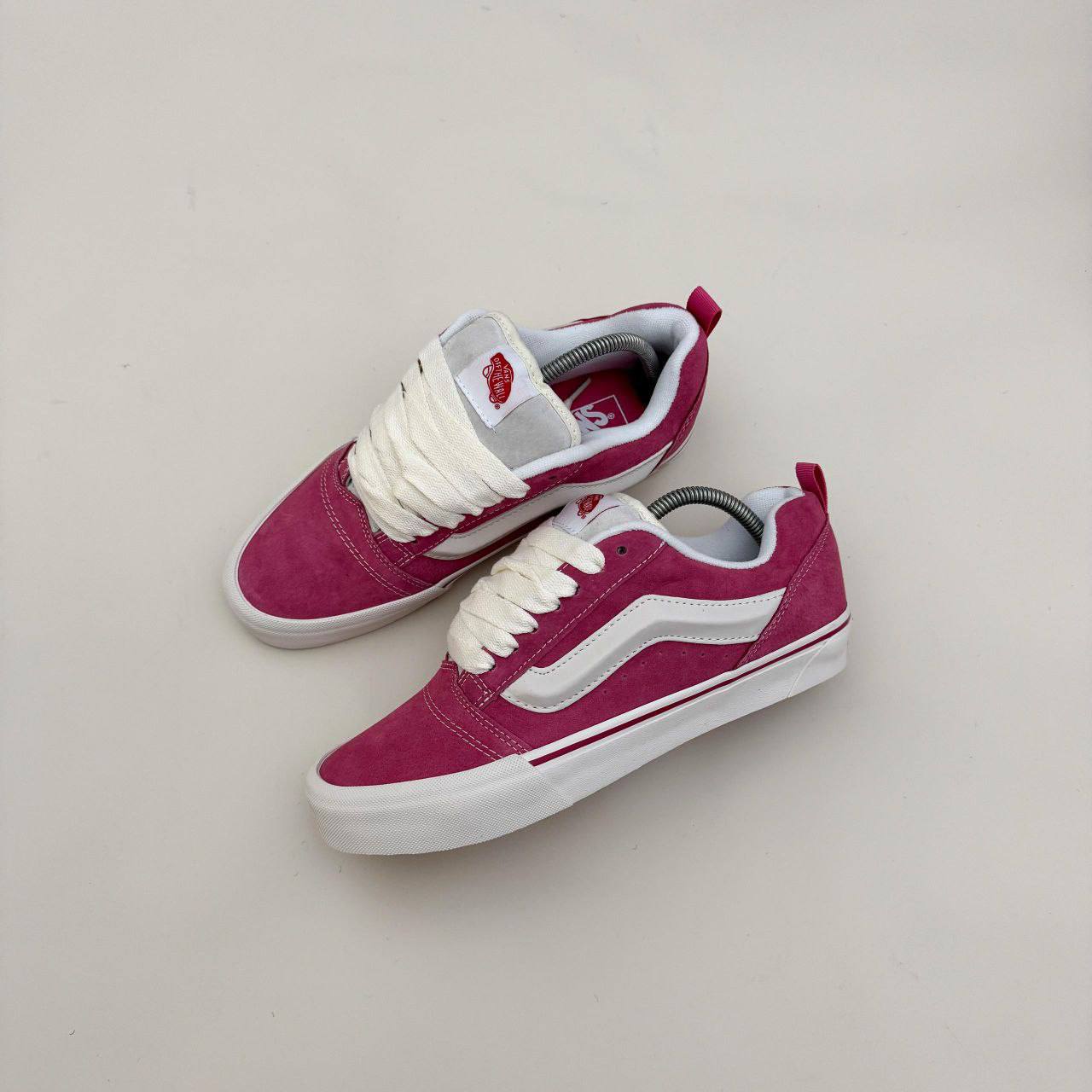 Vans Knu School